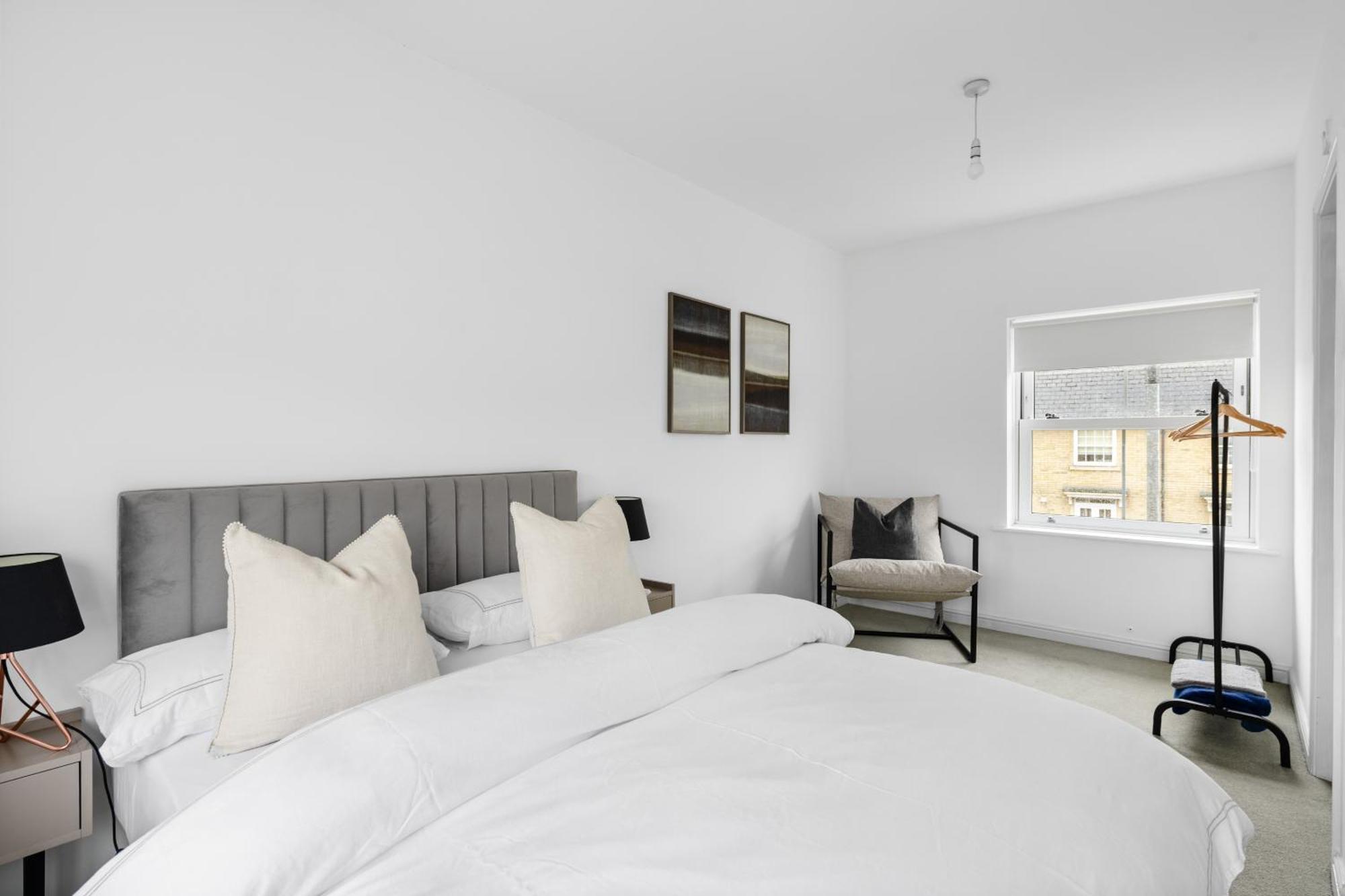 Luxurious 3 Bed House With Free Parking, Close To The Train Station & Town 布伦特里 外观 照片