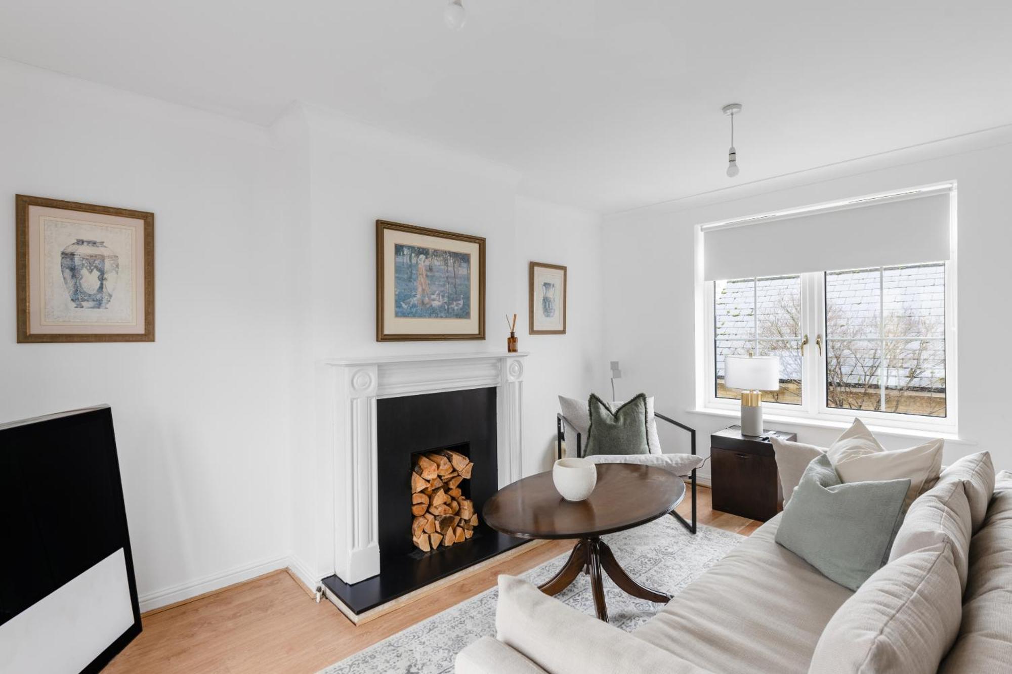 Luxurious 3 Bed House With Free Parking, Close To The Train Station & Town 布伦特里 外观 照片