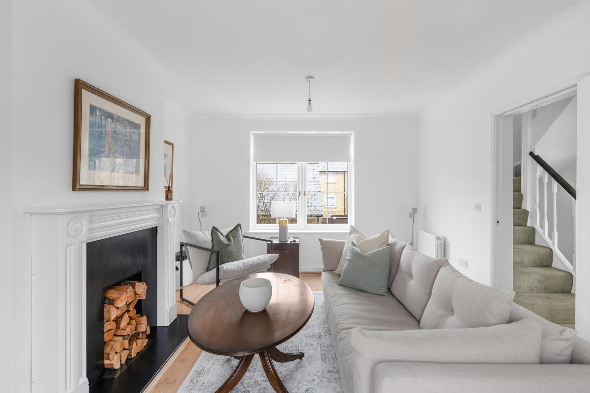 Luxurious 3 Bed House With Free Parking, Close To The Train Station & Town 布伦特里 外观 照片